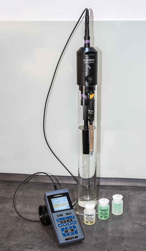 Handheld multiparameter measuring sensor (WTW); parameter scope: salinity, oxygen content, pH, temperature