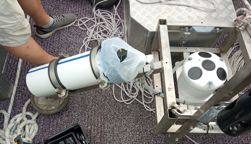 Für den Einsatz vorbereitetes Messgerät im Geräteträger Für den Einsatz vorbereitetes Messgerät im Geräteträger